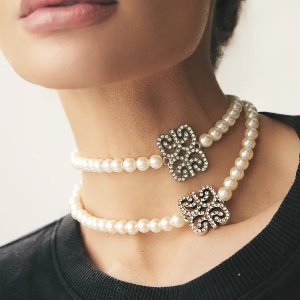 Colar Família Contemporânea Perola Dourado Black P  - 014